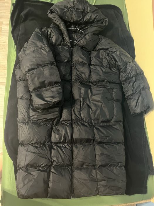 Дълго яке може да се носи от жена и мър няма пол аз съм доволна !