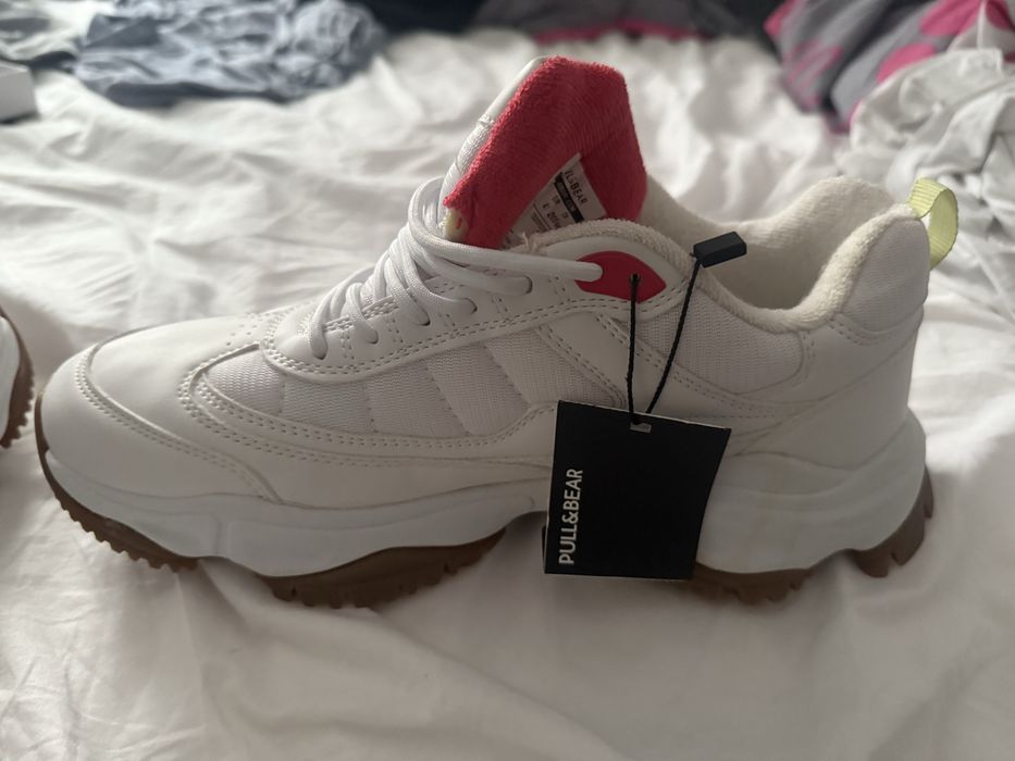 Adidasi pull&bear