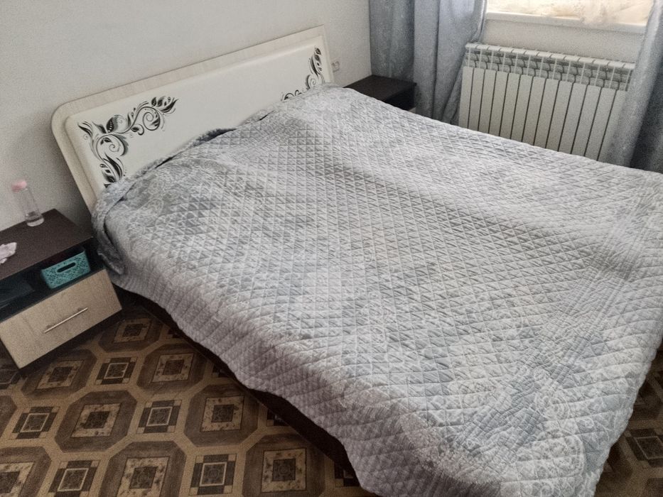 Шифонер кровать две тумбочки