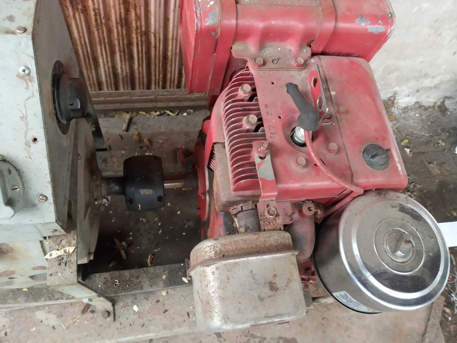 Агрегат трифазен.  С 10 к.с. мотор