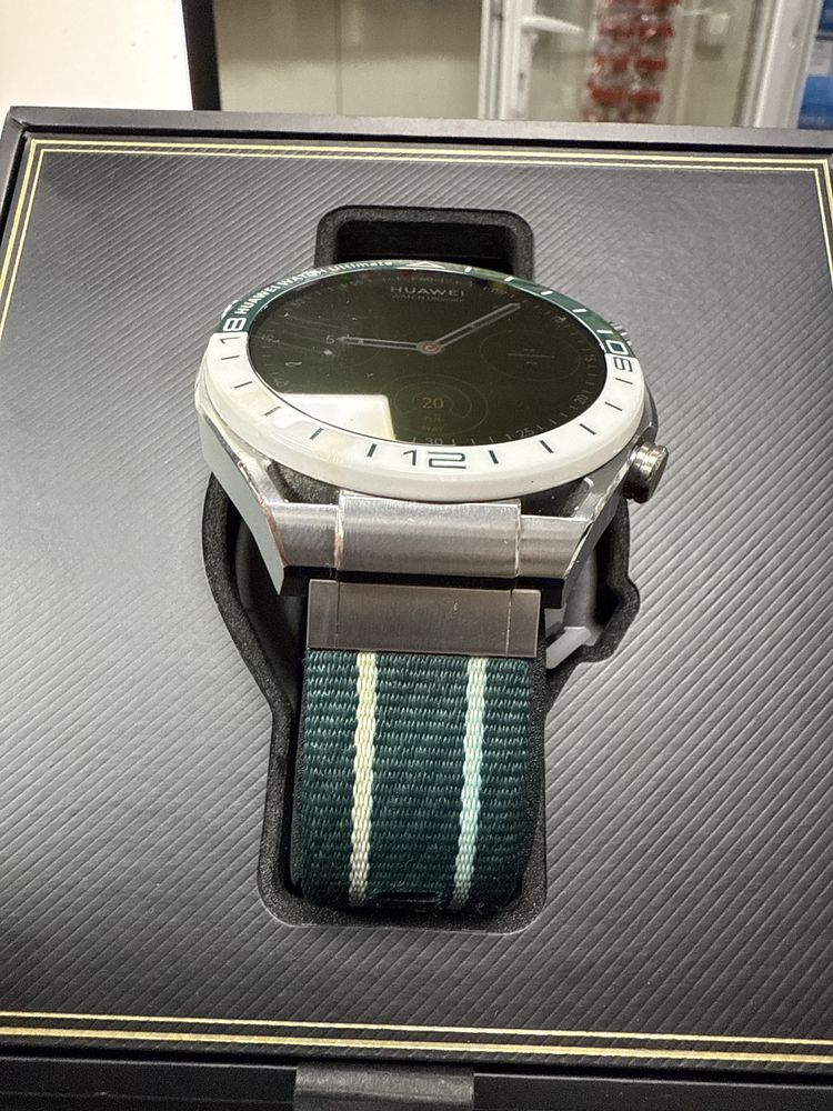 Huawei watch ultimate