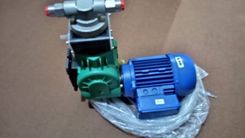 Продаётся насос итальянский