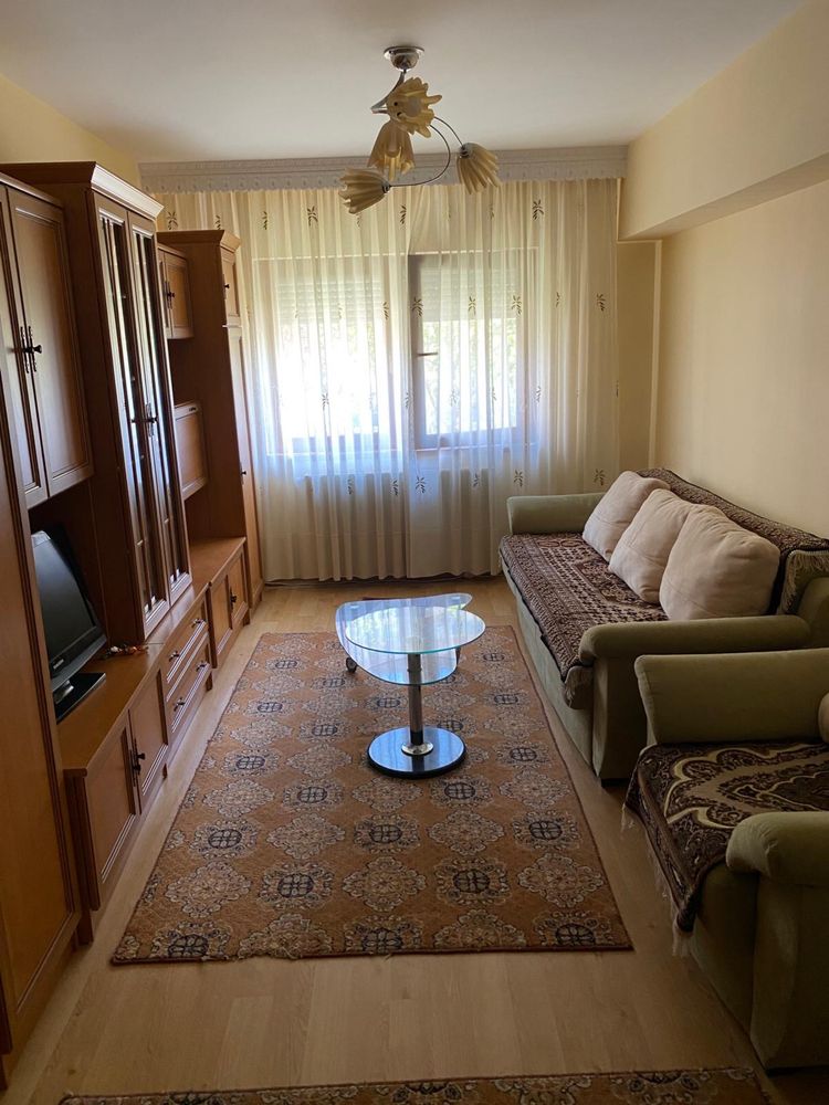 Inchiriez Apartament 3 camere in Campia Turzii