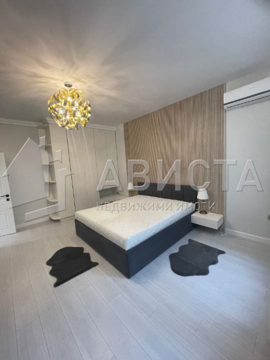 3-стаен в София-Център площ 85 цена 1350