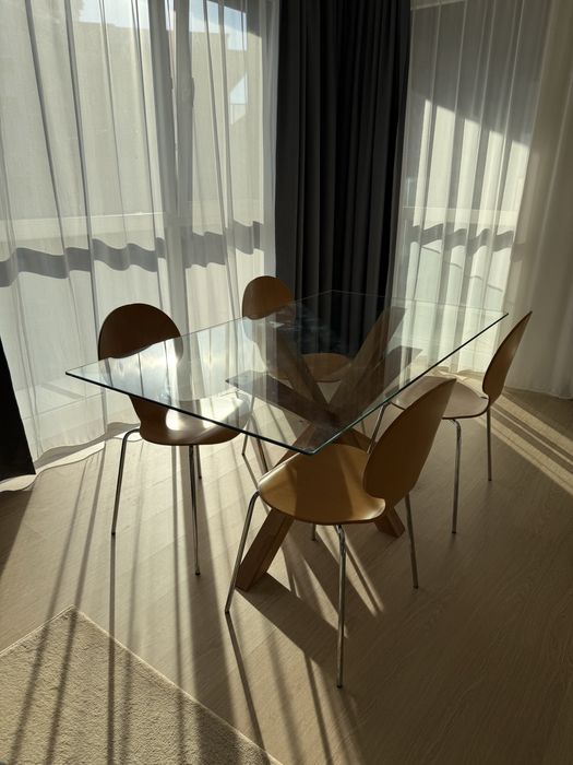 Маса за хранене с 4 стола