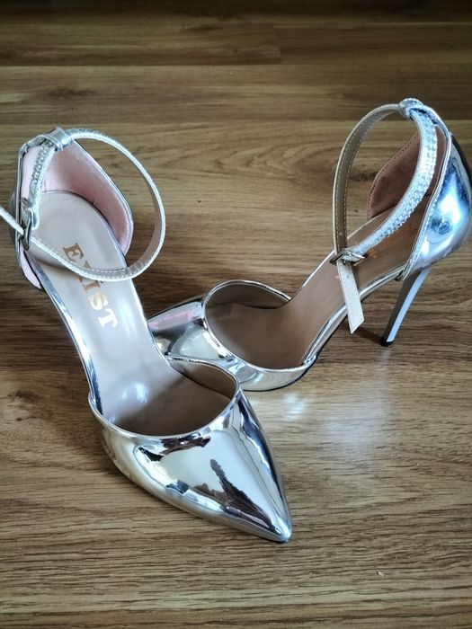 Pantofi stiletto argintii
