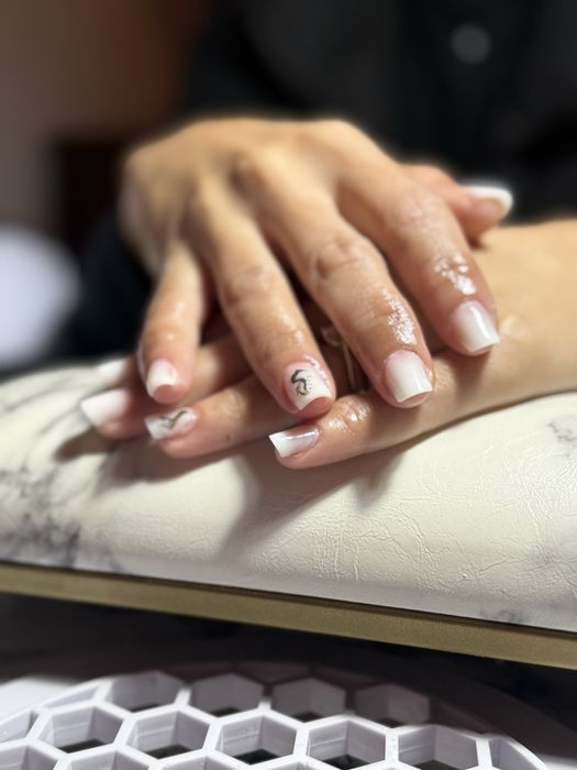 Unghii cu gel sau semi