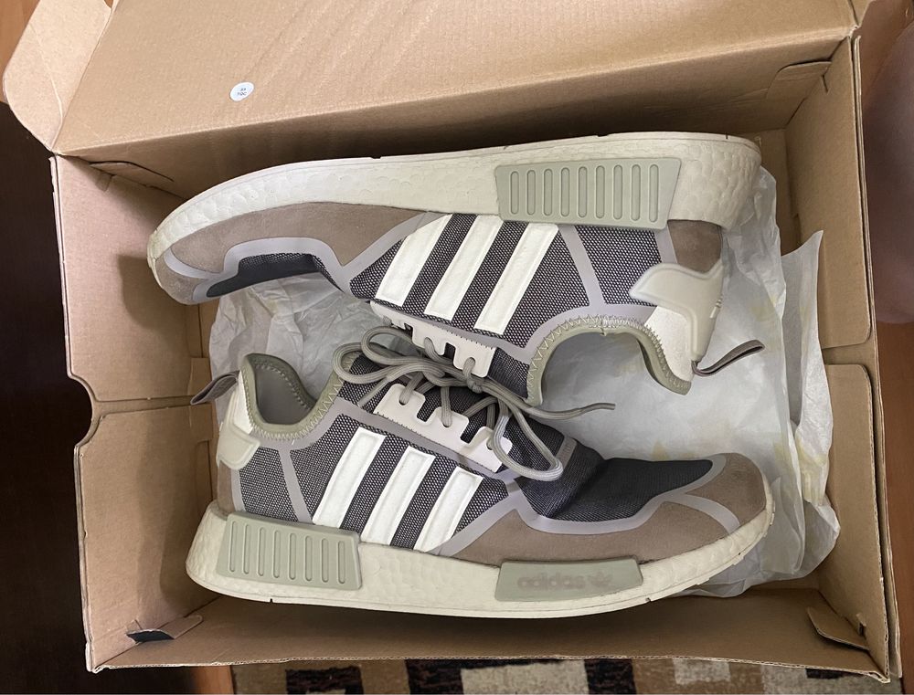 Vand Adidas NMD R1