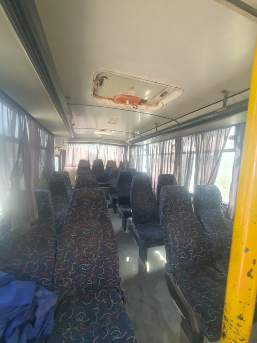 Isuzu avtobus sotiladi dizel