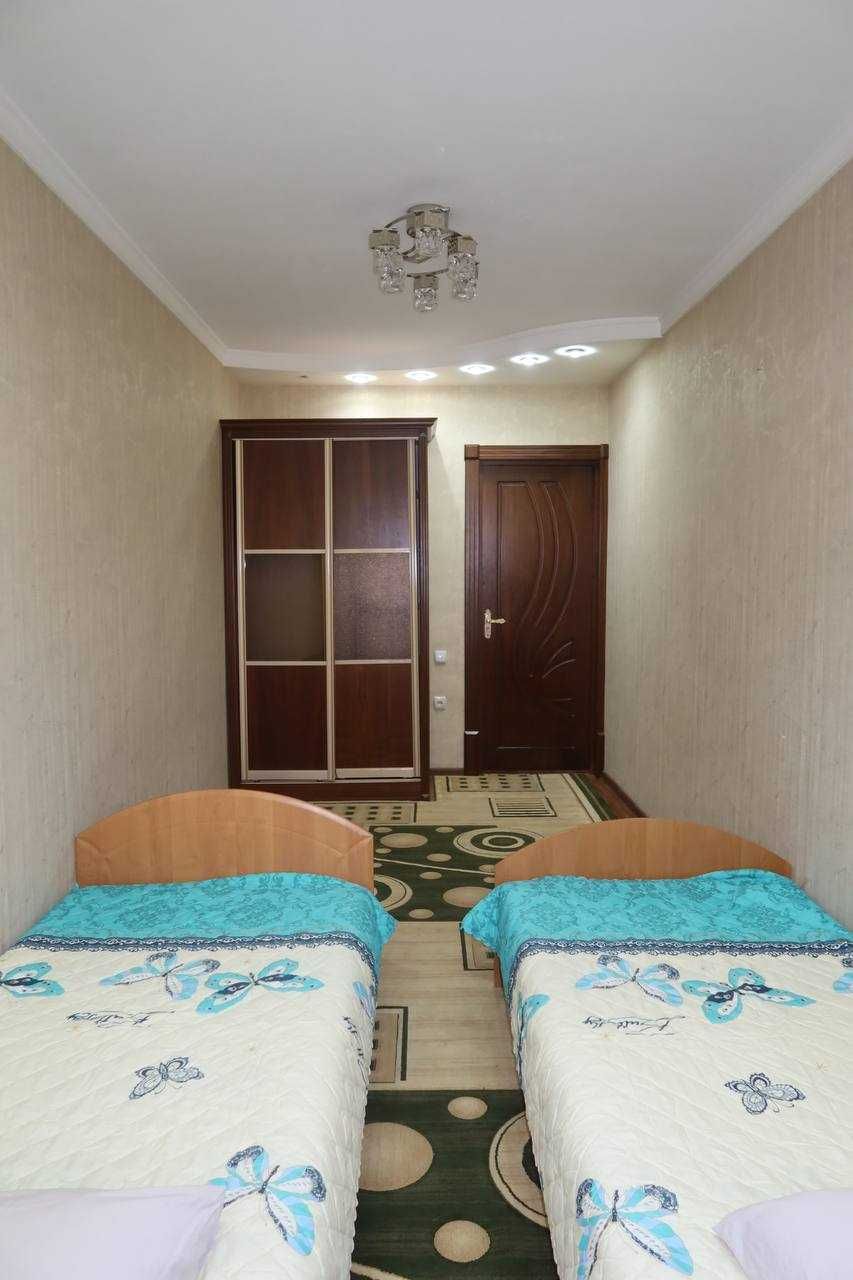 Ц6. Продаётся квартира 87 квадратов. минор метро алаский 77 серия;