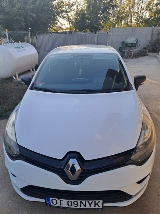 Vând Renault clio
