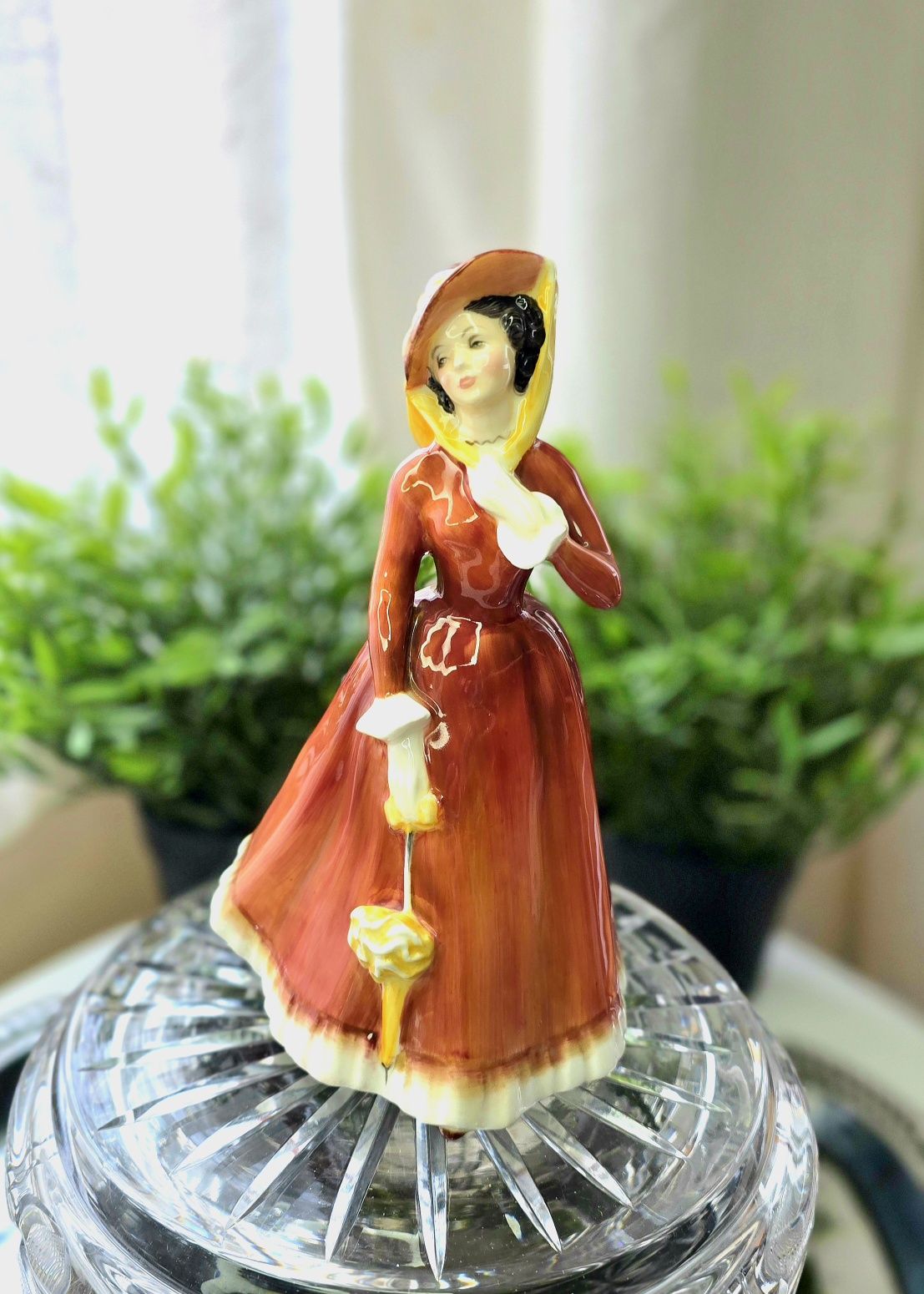 Фигура Royal Doulton Julia