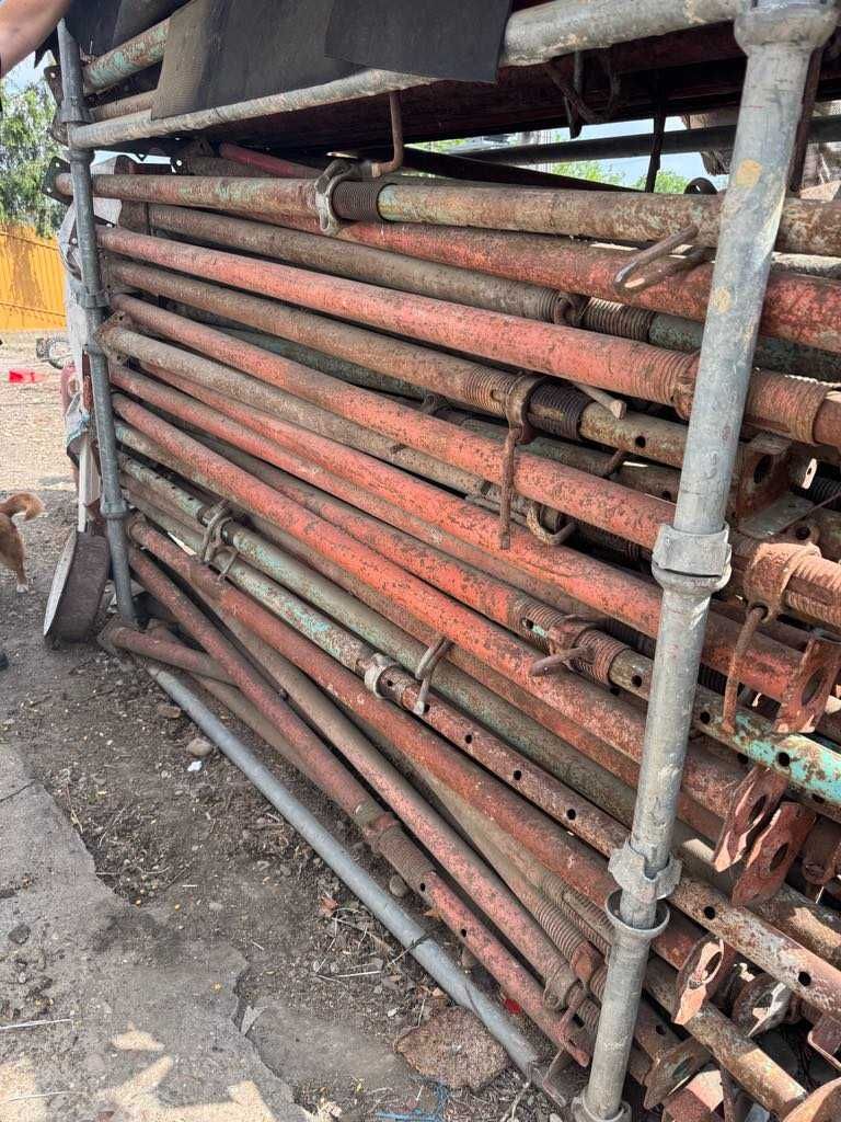 Vand popi metalici pentru placa !!