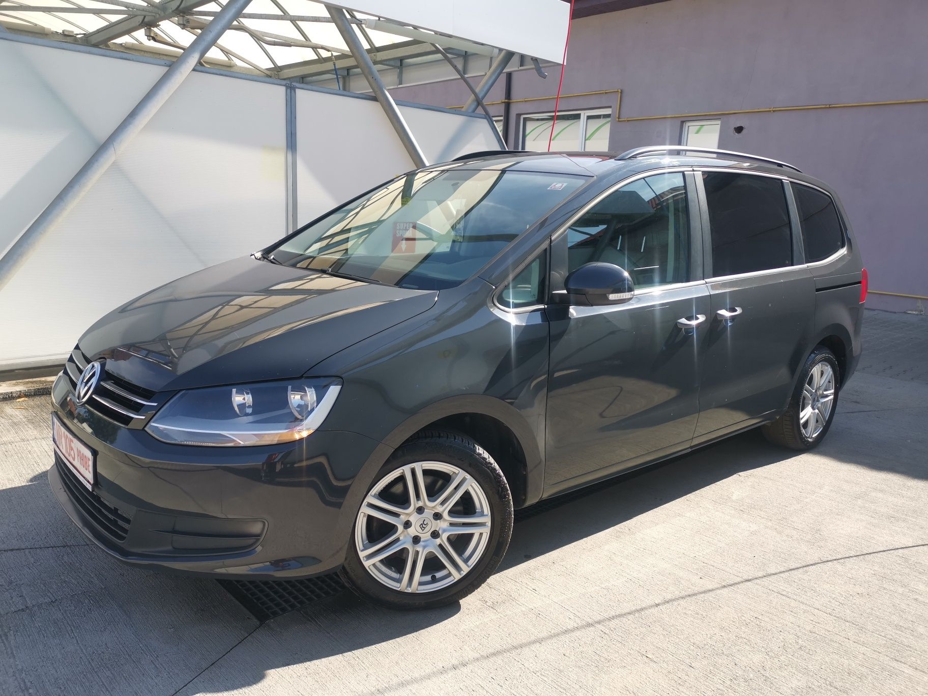 Volkswagen Sharan 2.0 TDI 140 cp 2012 cash sau rate fixe