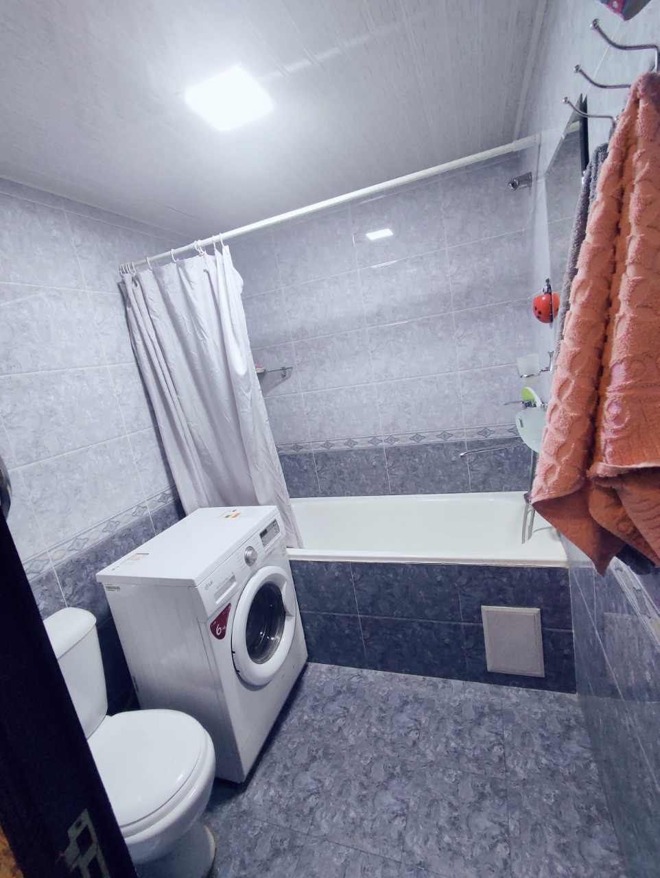 BELTEPADA 4XONA UY SOTILADI  9qavatni 1-qavati narxi 97000 kelishamiz