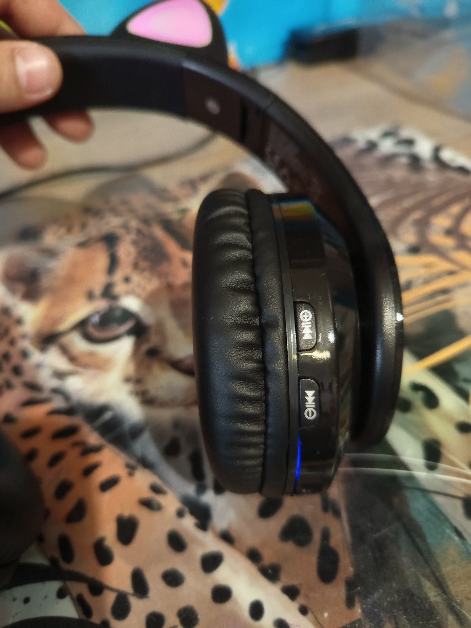 Wireless headphones