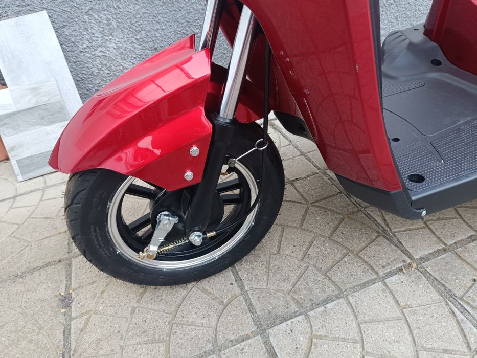 Vând tricicleta Voltarom, fara permis, ca nouă.