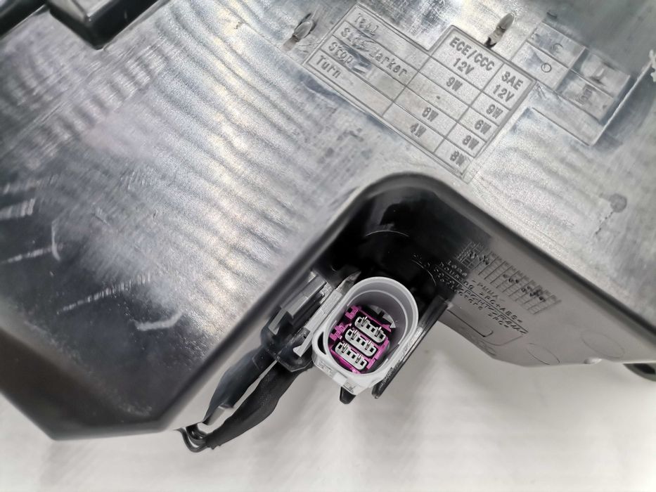 Нов 4N0945208L Audi S8 A8 4N D5 OLED Десен Стоп