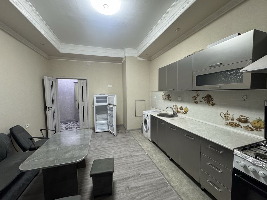 Эсо - Базар рядом Новостройка 1^2- Комнатная Сдается в аренду