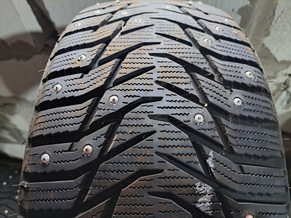 Новая резина 225/40R18