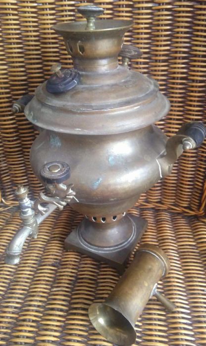 Старинен самовар на въглища