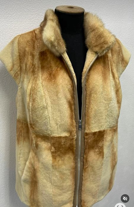 Продам меховой жилет