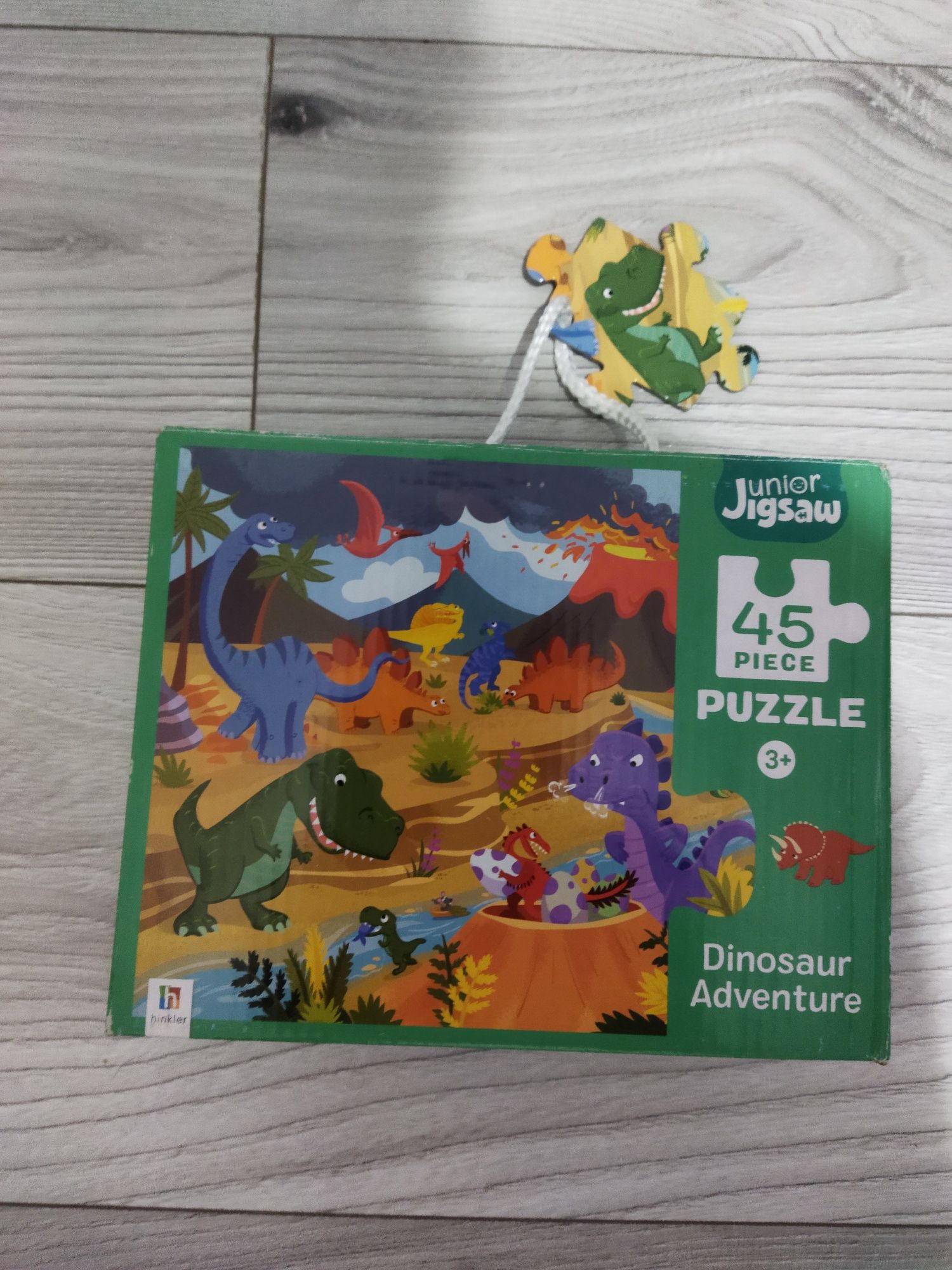 Puzzle cu dinozauri 45 de piese