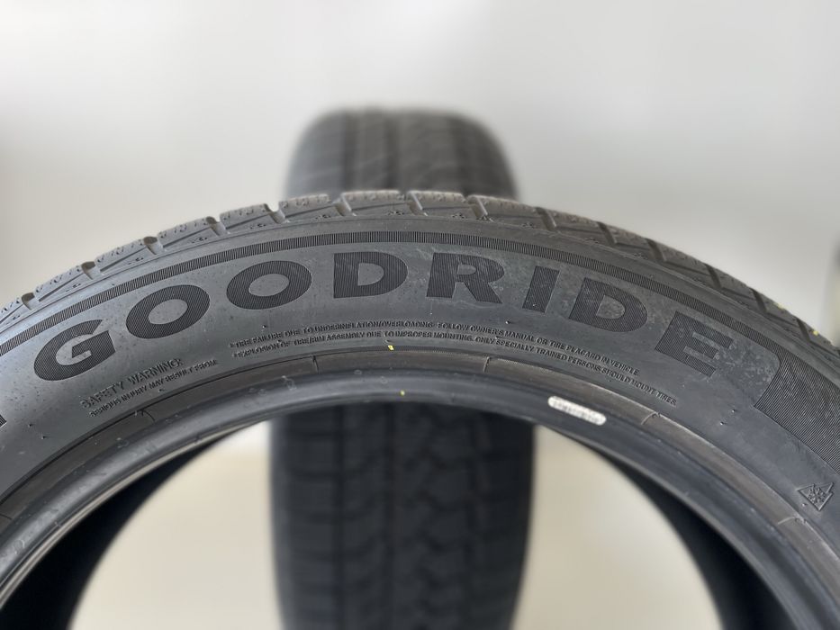 Зимни гуми 235/50/19 Goodride