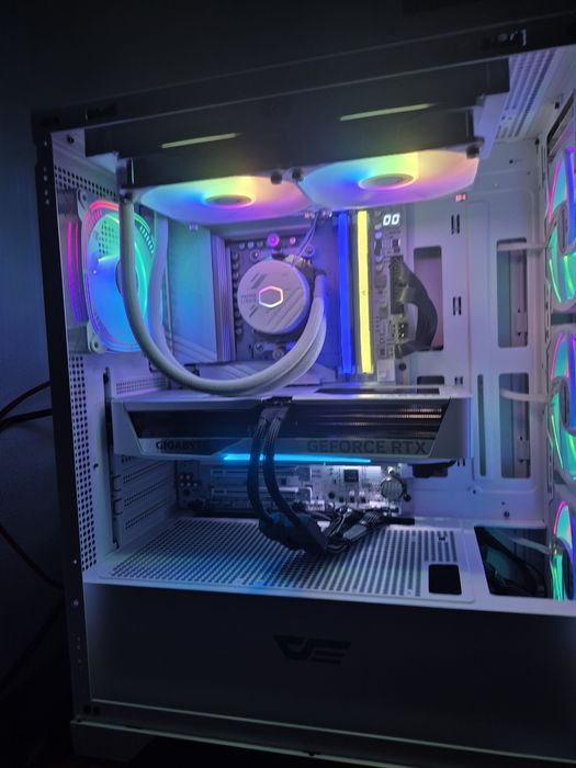 PC Gaming | Ryzen 7 7800X3D | RTX 5070  | 32GB DDR5 | 2TB SSD | WiFi 7