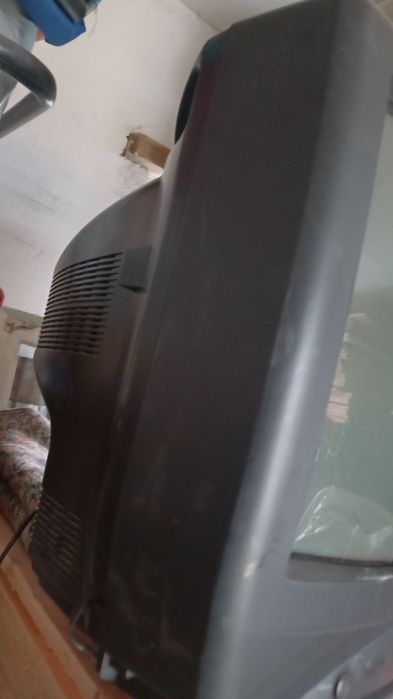 Продам телевизор 7000тг