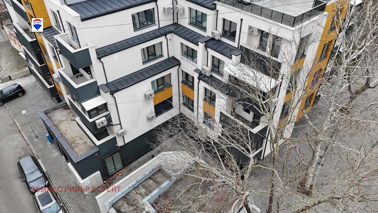 Продава се Магазин в Русе, Родина 1 - 105 кв.м за 1653 €/кв.м - Снимка #12
