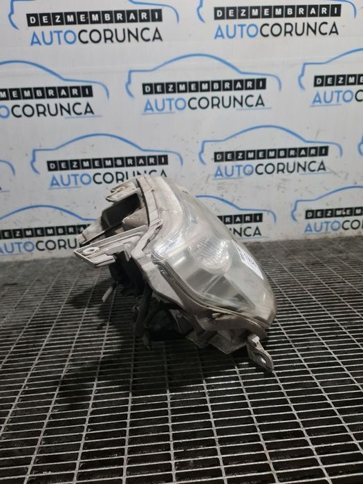 Far Dreapta Suzuki Grand Vitara 2006 - 2012 SUV 2 Usi (1334) Fara xenon