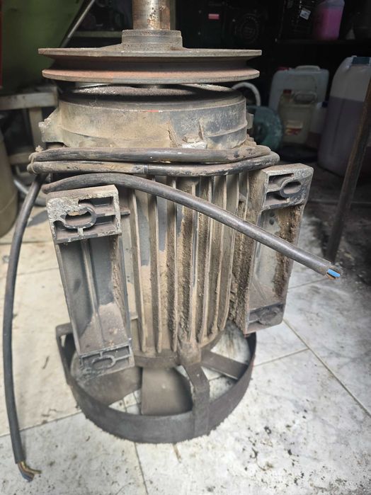 Motor Trifazic 11 KW /3000rpm ,cu fulie si ventilator