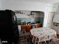 Apartament cu 3 camere semidecomandate, Centru