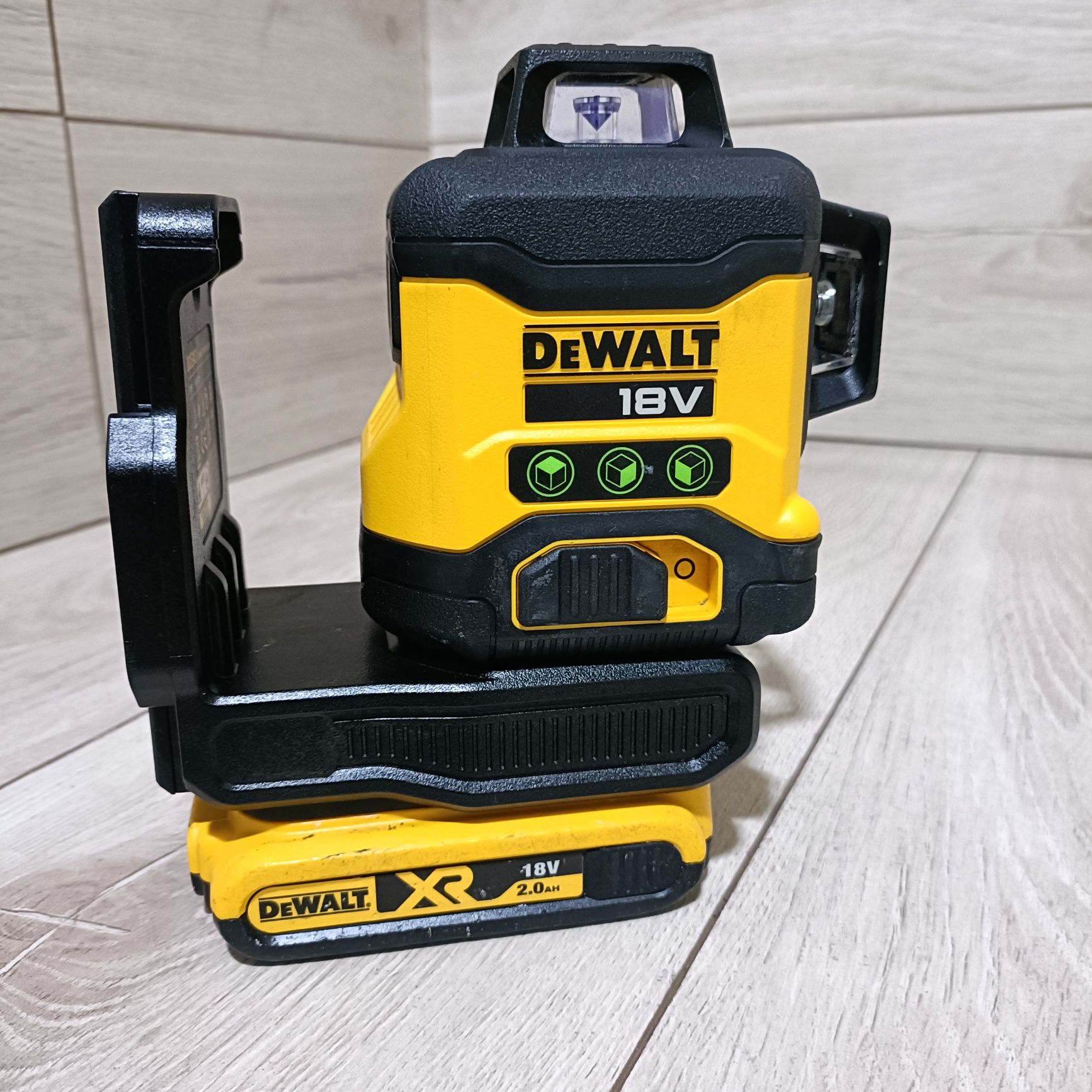 Laser dewalt DCLE34031 18V impecabil