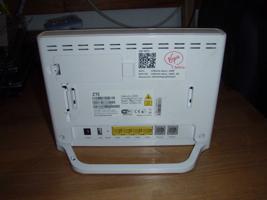 Router fibra optica  ZTE ZXHN F680 GPON ONT