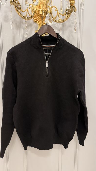 Свитер черный размер L