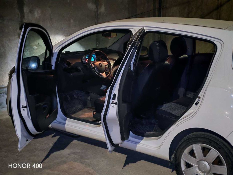 Продаю свою машину СПАРК