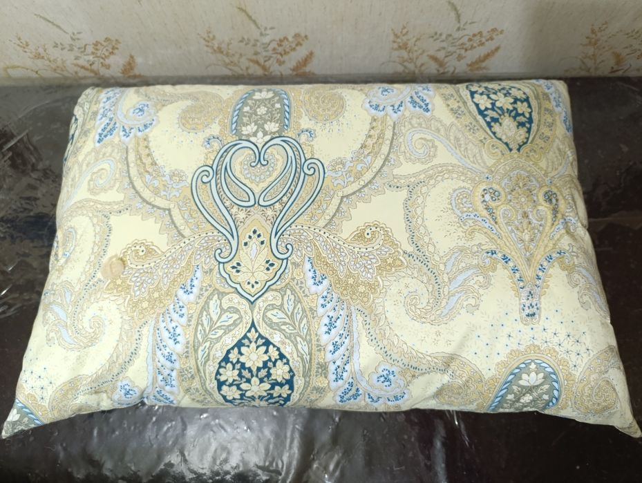 Продается подушка 50×70 холлофайбер