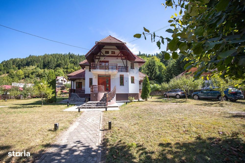 Vilă cu 8 Camere, Sală de Fitness și Saună in Moieciu Comision 0%