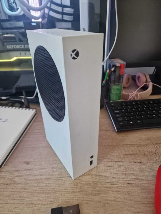 Xbox Series S 512 GB + Externder 1TB cu 2 controlere