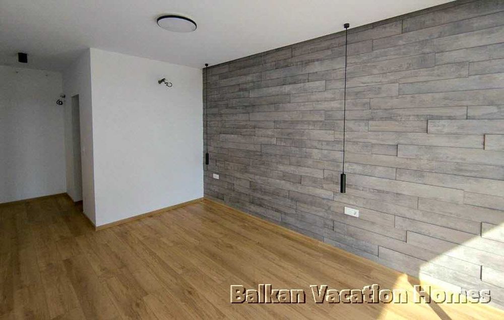 Нова, нискоенергийна къща на 4 км от Албена