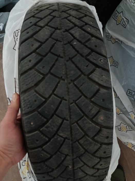 Резина зимняя 185 65R 15