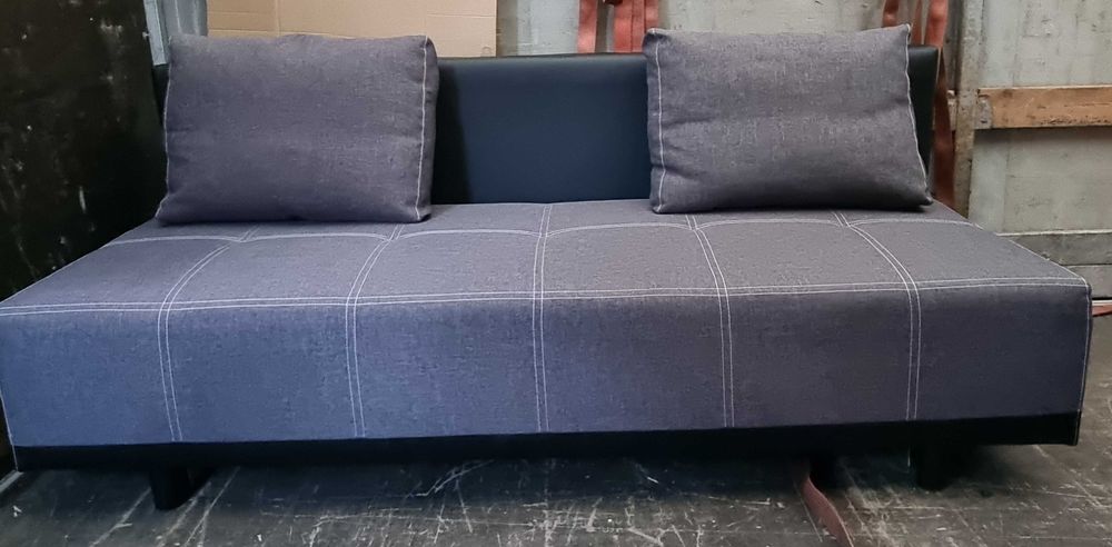 Canapea cu functie de dormit