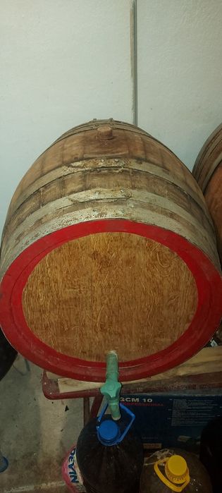 Продавам бурета за вино