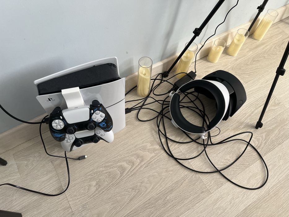 Продам комплект PlayStation 5 Slim, PS VR 2, Logitech G923