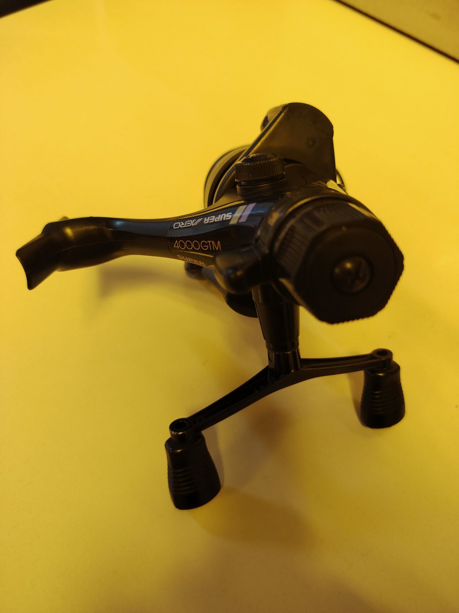 Shimano super aero 4000 GTM/Stradic. Japan.

Японска макара Шимано.