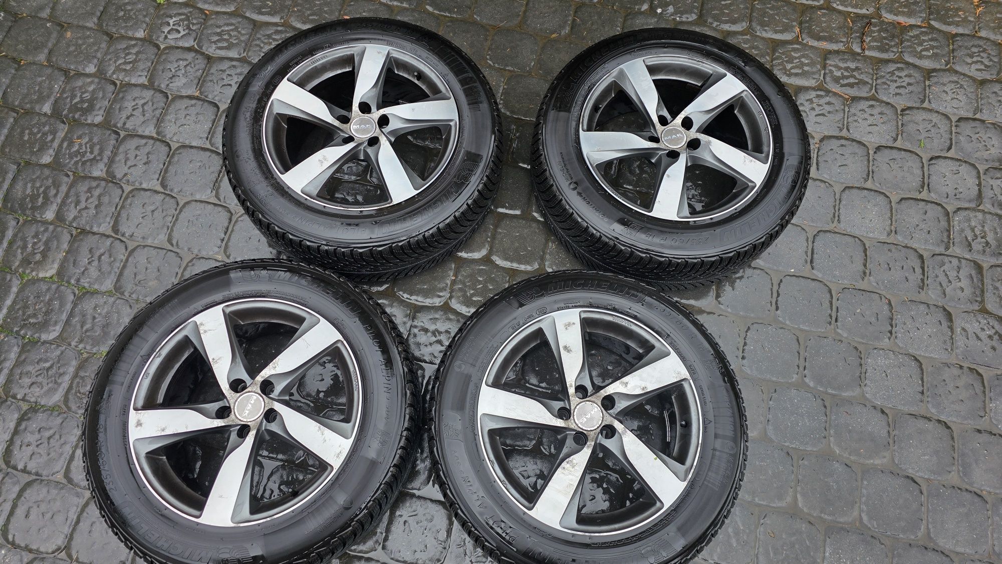 Anvelope de iarnă Michelin + Jante Aliaj Mak 18"
Pilot Alpin 5 Suv 2