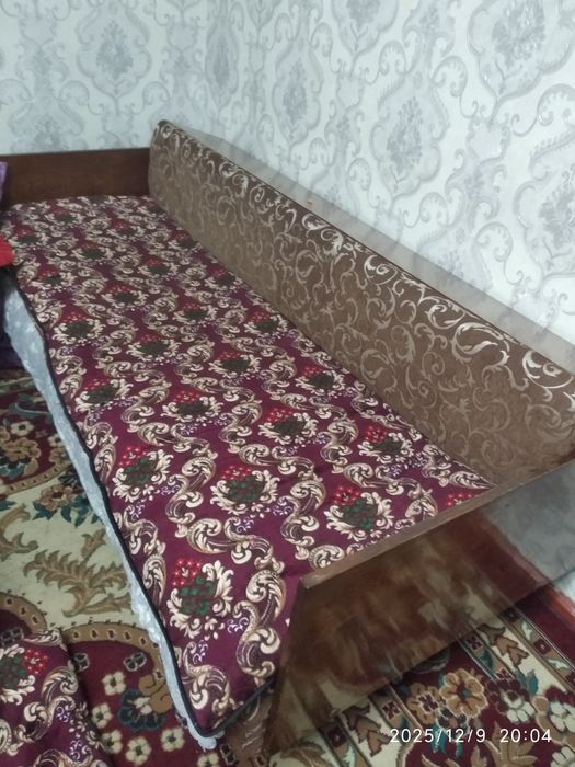 Диван очень хорошем состоянии.Белорусский.Б/У