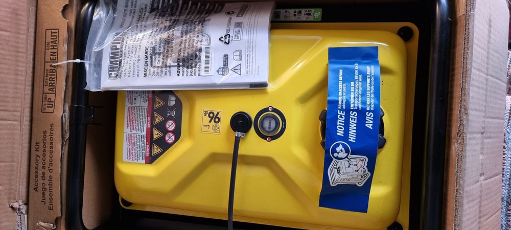 Se vinde generator nou este doar probat se vinde cu toate accesoriile